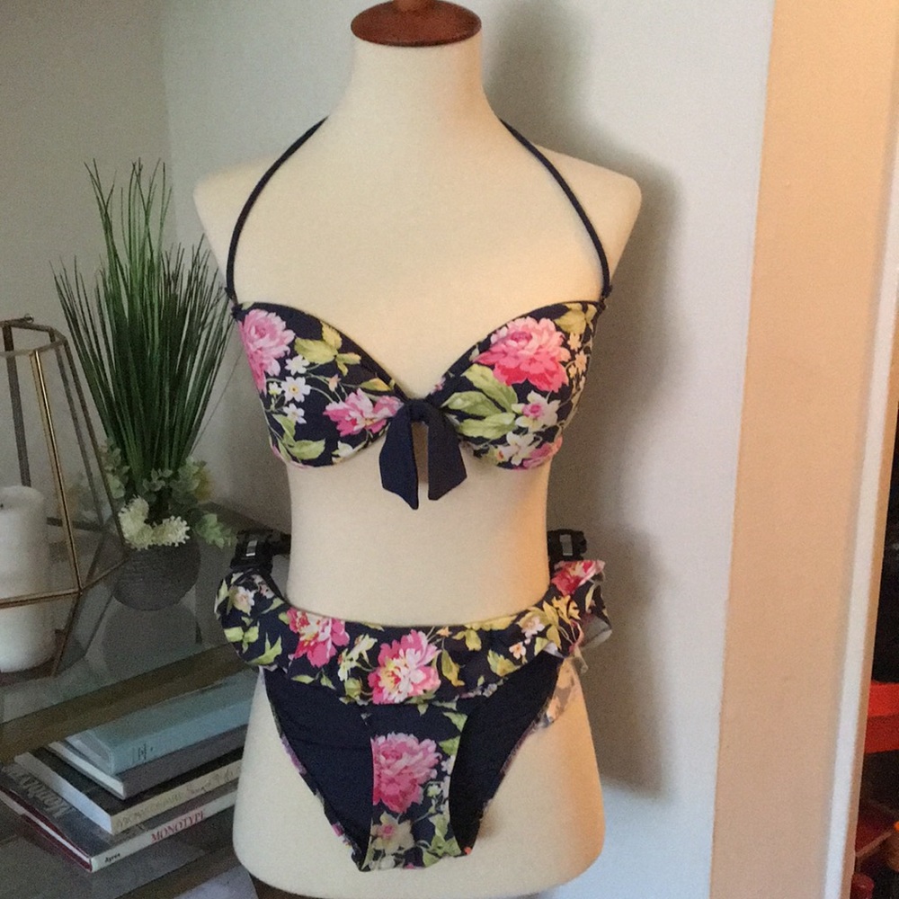 Abercrombie & Fitch Bikini 👙 *size L*